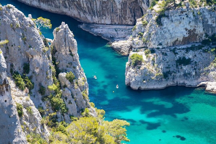 Medieval village of Castellet, Cassis & the beautifull Calanques