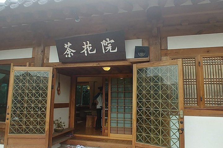 Culture, Hanbok and Local Heritage in Jeonju Walking Tour