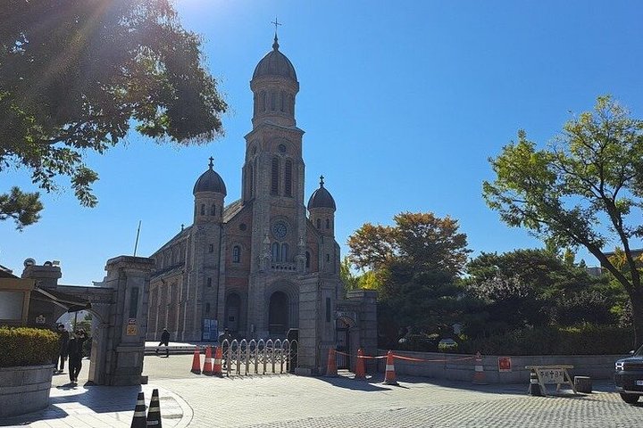 Culture, Hanbok and Local Heritage in Jeonju Walking Tour
