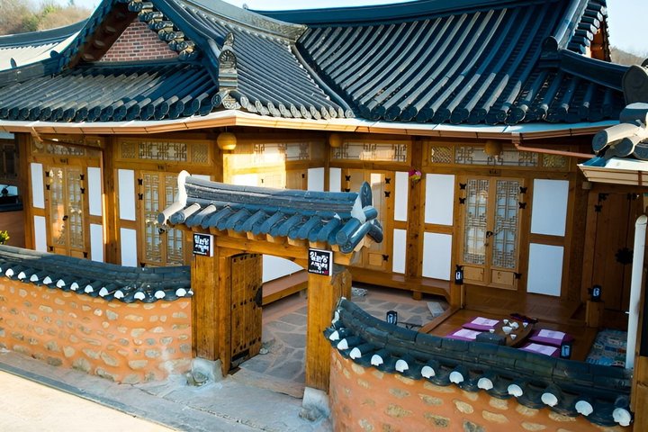 Culture, Hanbok and Local Heritage in Jeonju Walking Tour