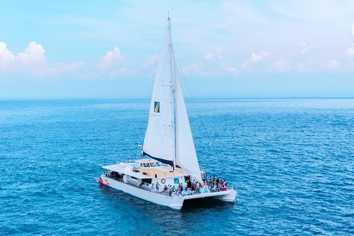 Bali to Nusa Lembongan Day Cruise with Snorkeling & Beach Club