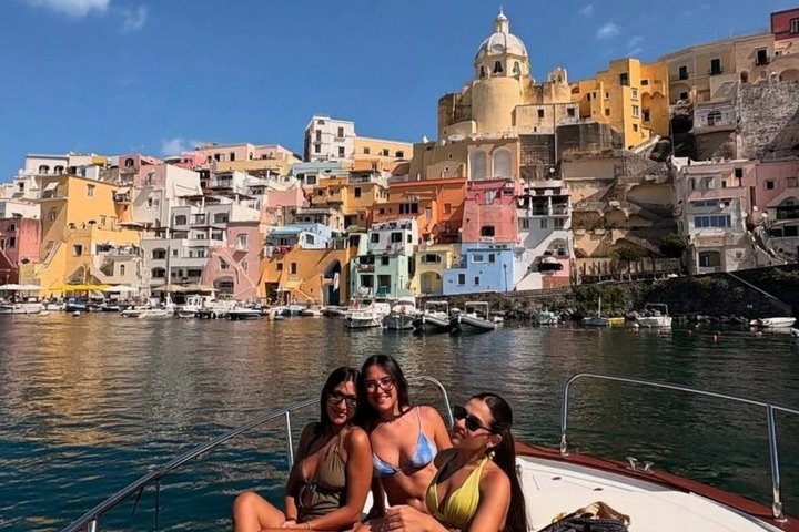 Procida : Boat Tours - Bathing Stops, Snorkeling and Underwater Photos