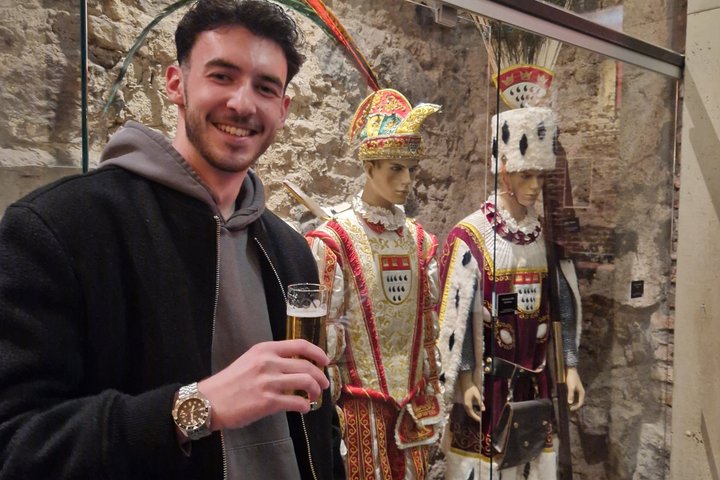 Cologne Culinary Beer House Tour with Unlimited Kölsch and Food