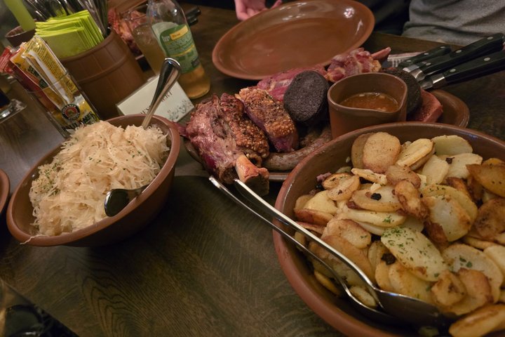 Cologne Culinary Beer House Tour with Unlimited Kölsch and Food