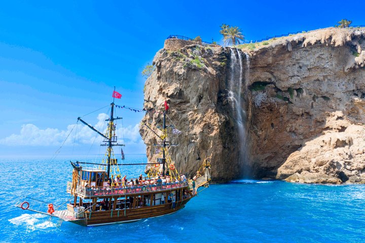 Belek: Falez Cliffs & Waterfalls Boat Trip with Lunch