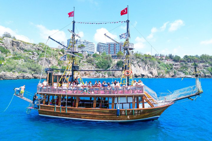 Belek: Falez Cliffs & Waterfalls Boat Trip with Lunch