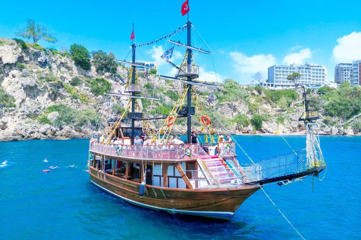 Belek: Falez Cliffs & Waterfalls Boat Trip with Lunch