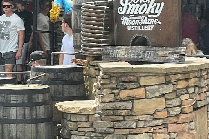 Pigeon Forge Redneck Comedy Bus Tour