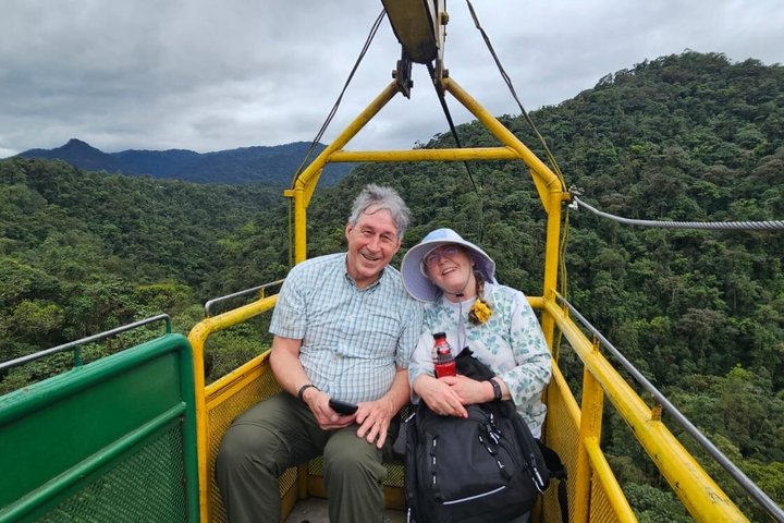 Mindo Cloud Forest: Hummingbirds, Birding & Waterfall Tour