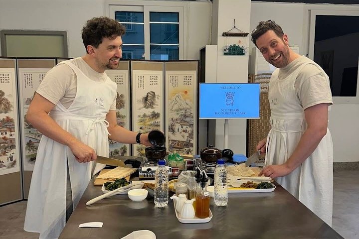 Small group Market Tour and Korean Cooking Class in Gyeongju