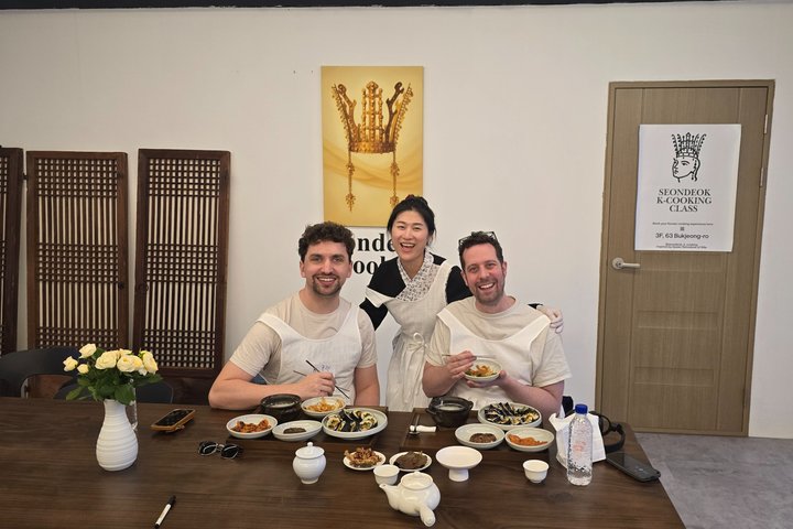 Small group Market Tour and Korean Cooking Class in Gyeongju