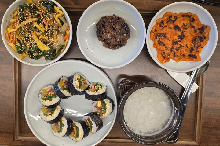 Small group Market Tour and Korean Cooking Class in Gyeongju