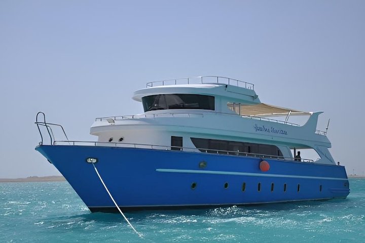 Luxury Cruise to Orange Bay and Hula Hula island Trip