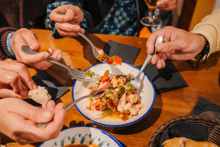 Cadiz Food Tour: Tapas, Drinks and Delights with a Local