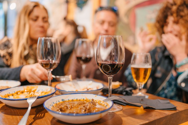 Cadiz Food Tour: Tapas, Drinks and Delights with a Local