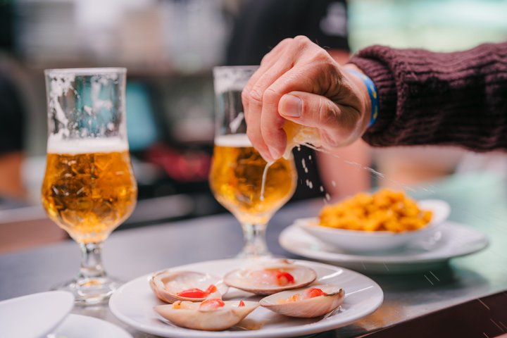 Cadiz Food Tour: Tapas, Drinks and Delights with a Local