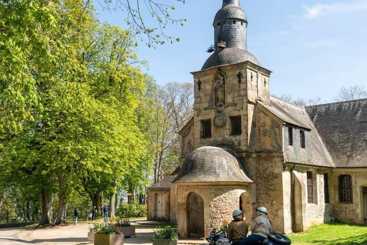 Visit Honfleur by sidecar 1.5 to 3.5 hour tour along the coast