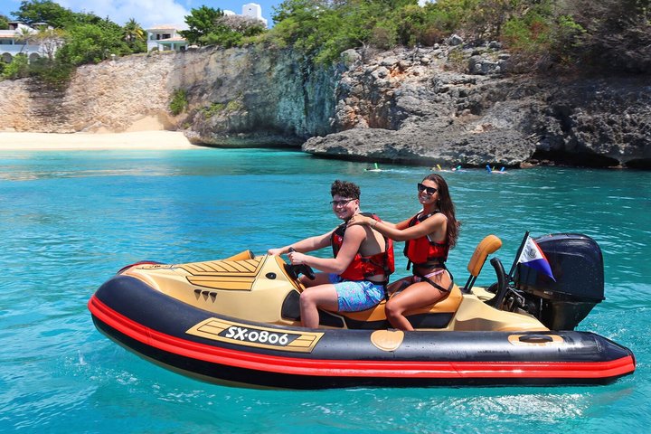 Yoho Pirates Premium Self Drive Speedboat Tour in St. Maarten
