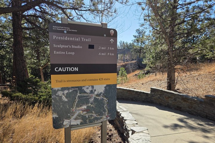 Mt Rushmore, Crazy Horse and Custer State Park Wildlife Loop Tour