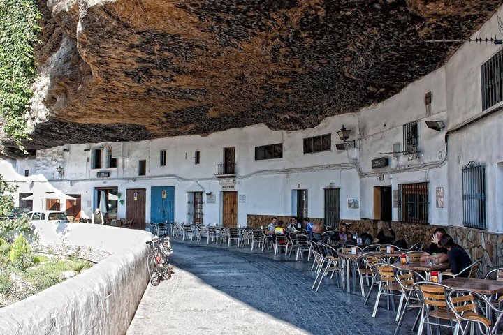Discover Ronda and Setenil de las Bodegas in a Day from Málaga