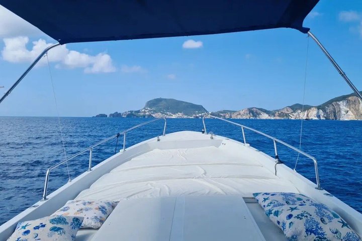 Boat excursion to Palmarola Island from Ponza