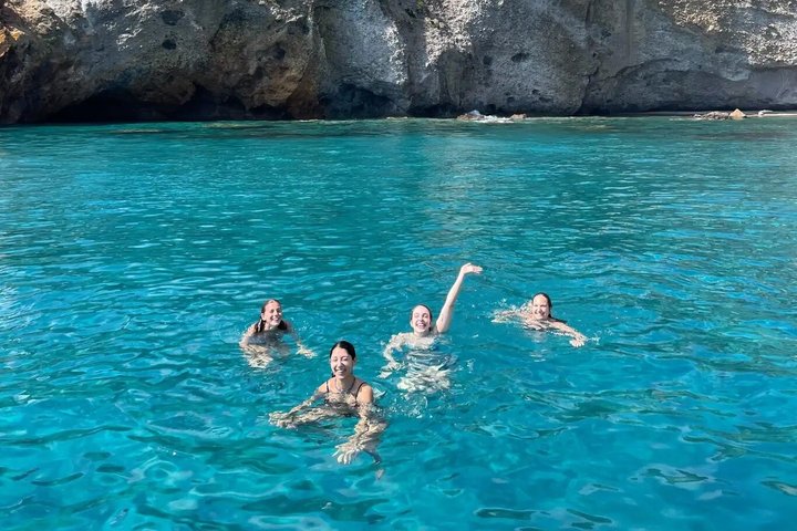Boat excursion to Palmarola Island from Ponza
