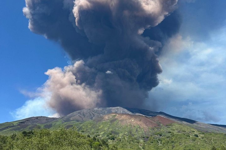 Etna and Wine an experience between nature and aromas with taste.