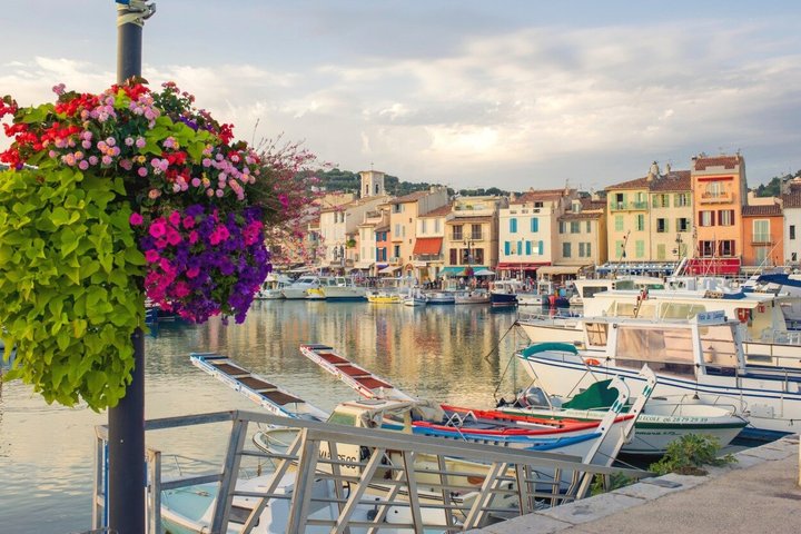 Medieval village of Castellet, Cassis & the beautifull Calanques