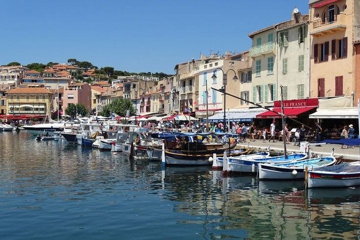 Medieval village of Castellet, Cassis & the beautifull Calanques