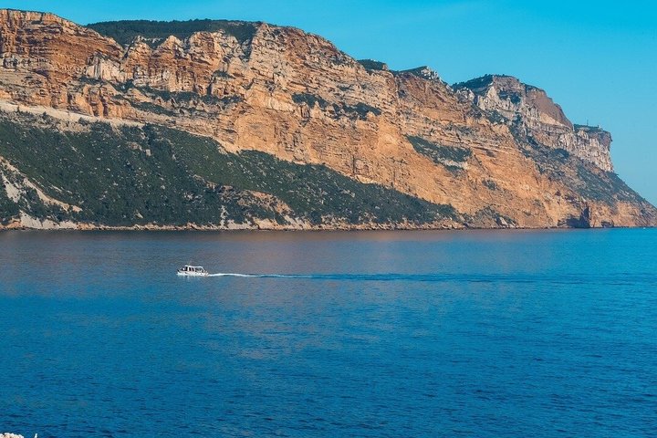 Cassis, the beautifull Calanques & Marseille hightlights