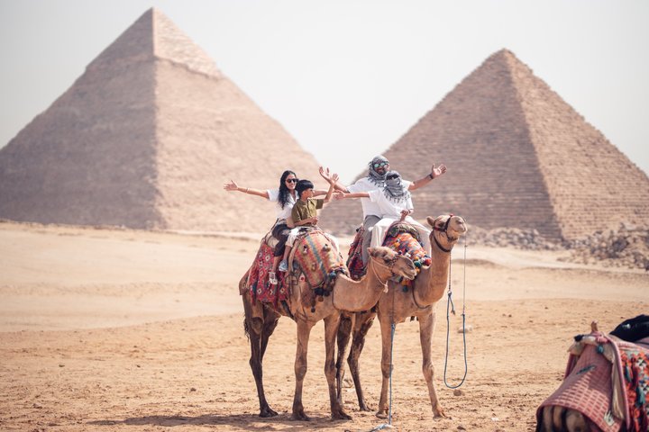Private Giza Pyramids & Great Sphinx Half-Day Tour