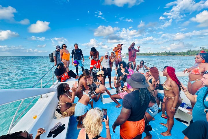 #1 Punta Cana Hip Hop Adults Only Party Boat with Open Bar & DJ