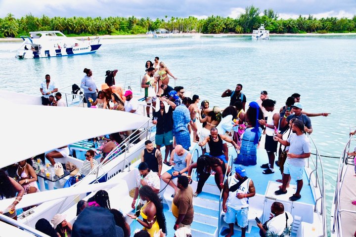 #1 Punta Cana Hip Hop Adults Only Party Boat with Open Bar & DJ
