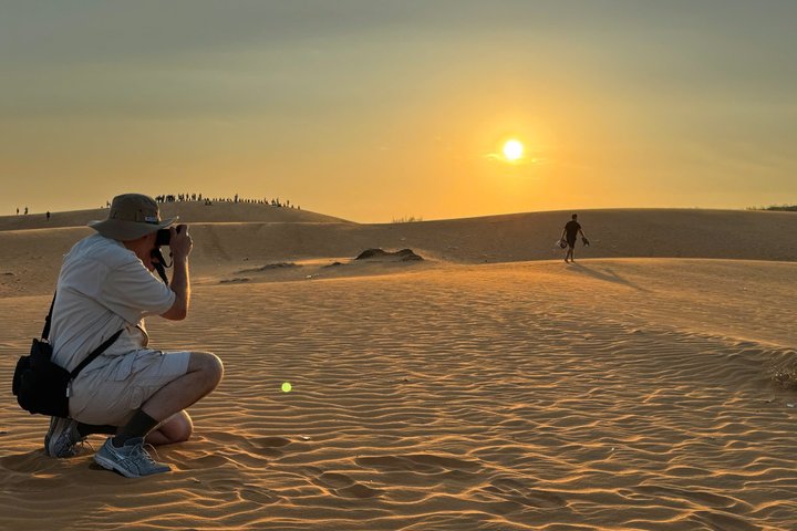5-Hour Sunrise or Sunset Jeep Tour from Mui Ne