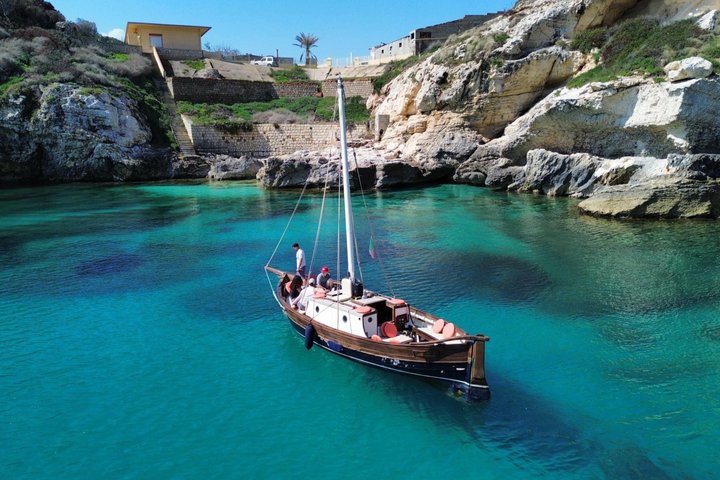 Cagliari boat tour : 5 swim stops, snorkeling & Sardinian aperitif