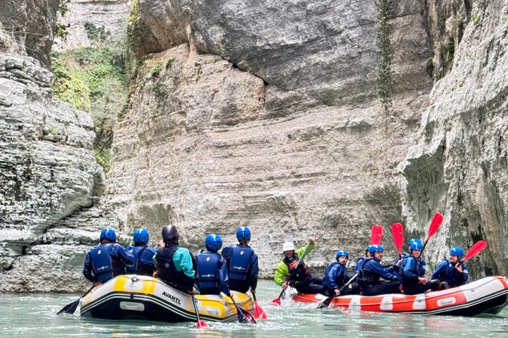 Osumi Canyon Adventure - Rafting & Tubing