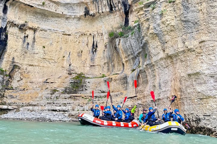 Osumi Canyon Adventure - Rafting & Tubing