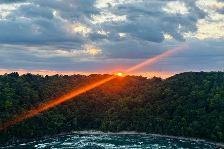 Niagara Falls 2-Day Tour from NYC with Corning & Finger Lakes