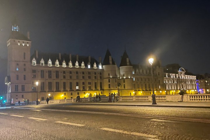 Paris with Love Private Guide and Driver