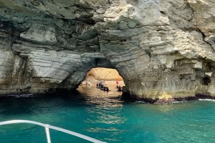 Gargano from Vieste yacht excursion with aperitif and skipper