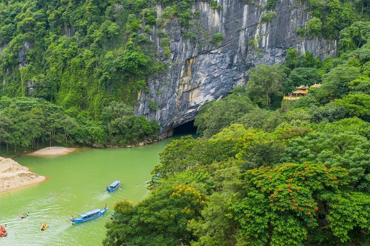 Phong Nha Cave and Paradise Cave: Guided Boat Tour & Exploration