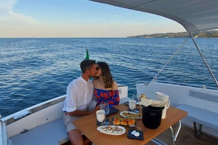 Gargano from Vieste yacht excursion with aperitif and skipper
