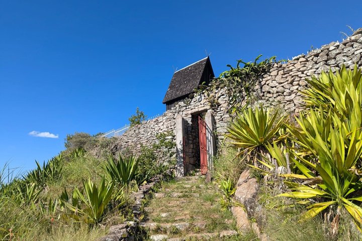 2-Day Antongona & Lemurs’ Park Camping Tour