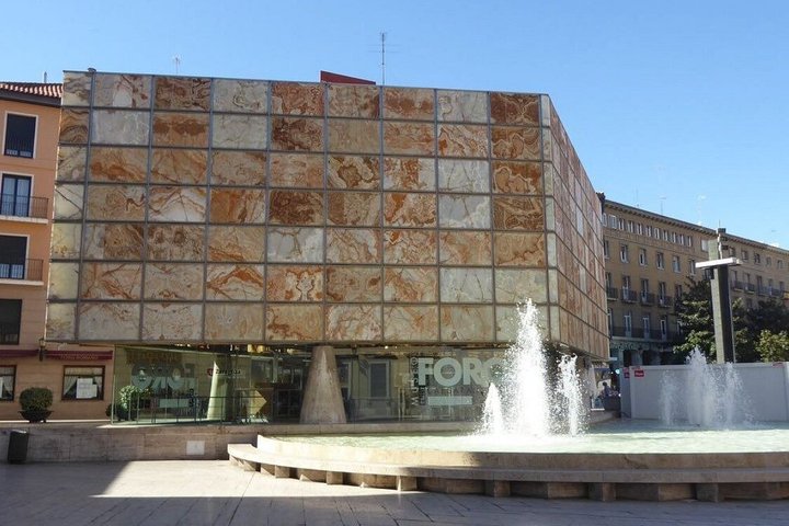 The Most Complete Tour of Zaragoza: Mysteries, Photos & Surprise