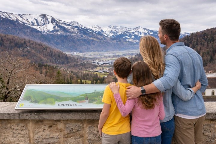 Gruyères Cheese and Chocolate tour from Geneva with local host