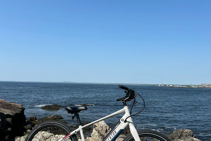 Scenic and Historical Kennebunkport E-Bike Tour