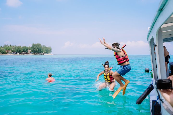 Group Snorkeling Tour Gili Islands Including GoPro Documentation