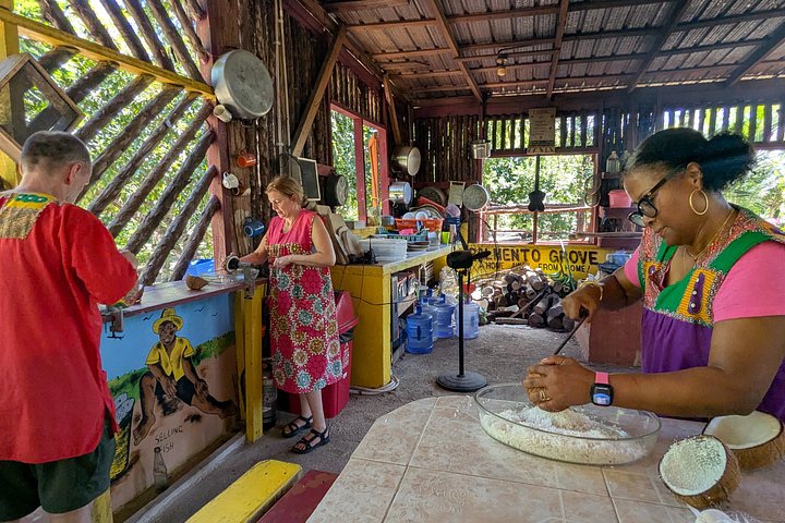 Hopkins Kayaking and Garifuna Cooking Experience