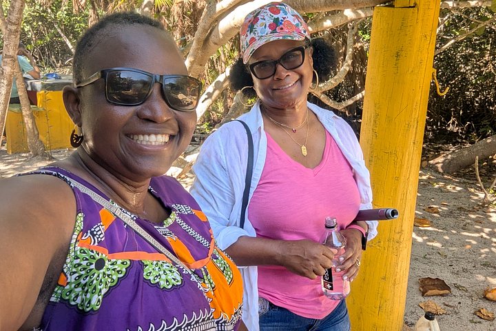Hopkins Kayaking and Garifuna Cooking Experience