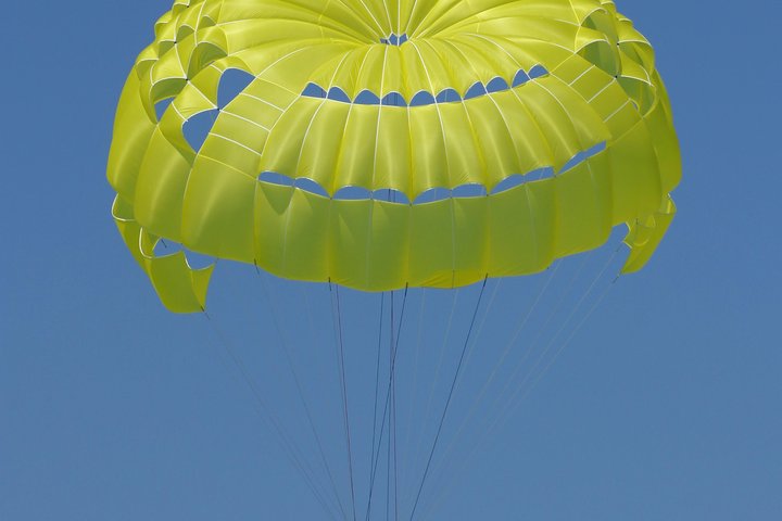 Maafushi Parasailing Fly with Boat Ride
